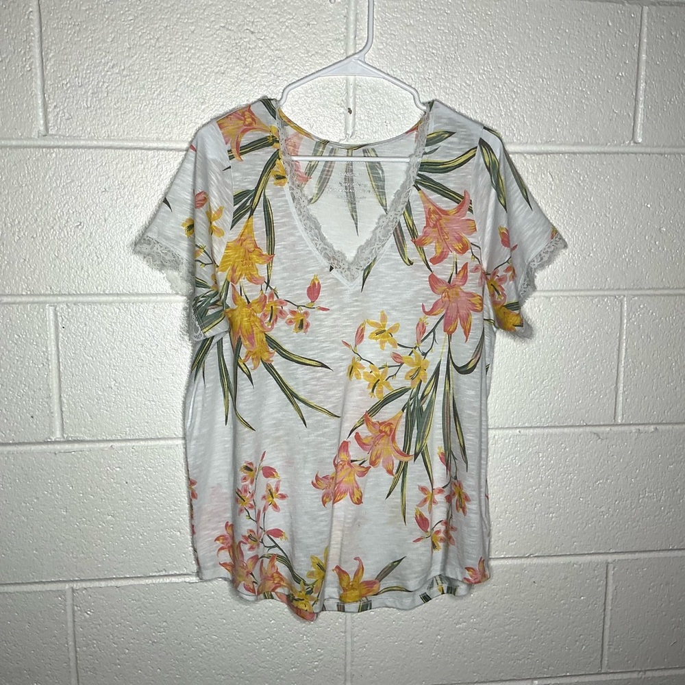 < Torrid White Floral Lace Trimmed Top > - Picture 2 of 6